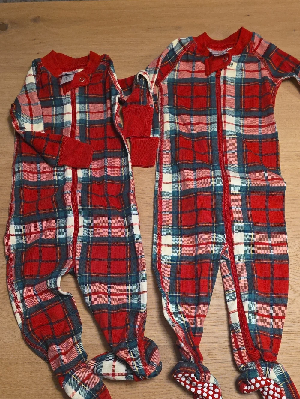 Hanna Andersson Red-Trim Plaid Baby Footed Zipper Pajamas